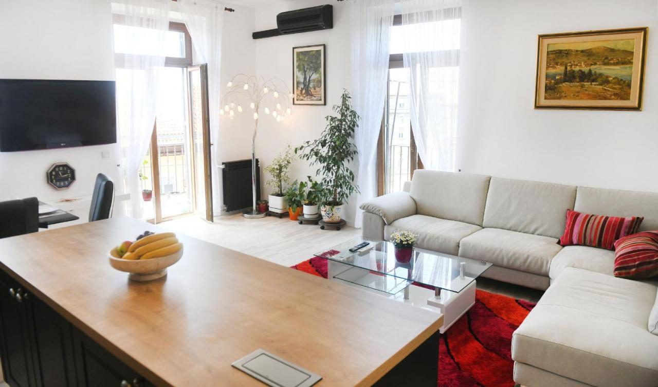 Divia Apartment Rijeka Exterior photo